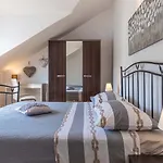 4 Bedroom Cozy In Holiday home *