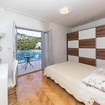 4 Bedroom Cozy In * Razanj