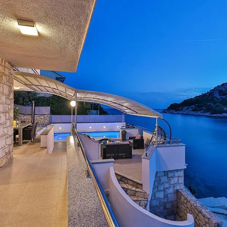 Ferienhaus Amazing In *