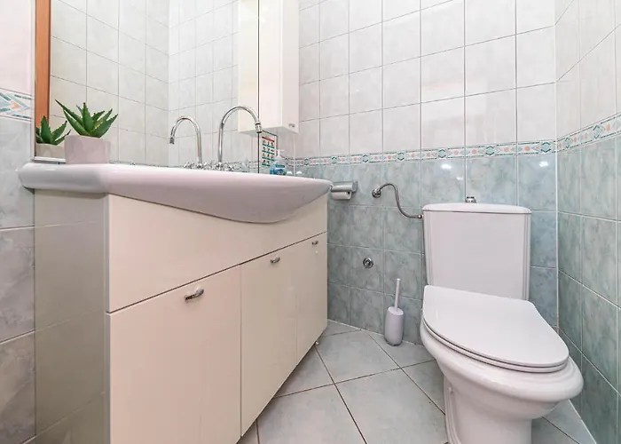 Сasa de vacaciones 4 Bedroom Cozy In