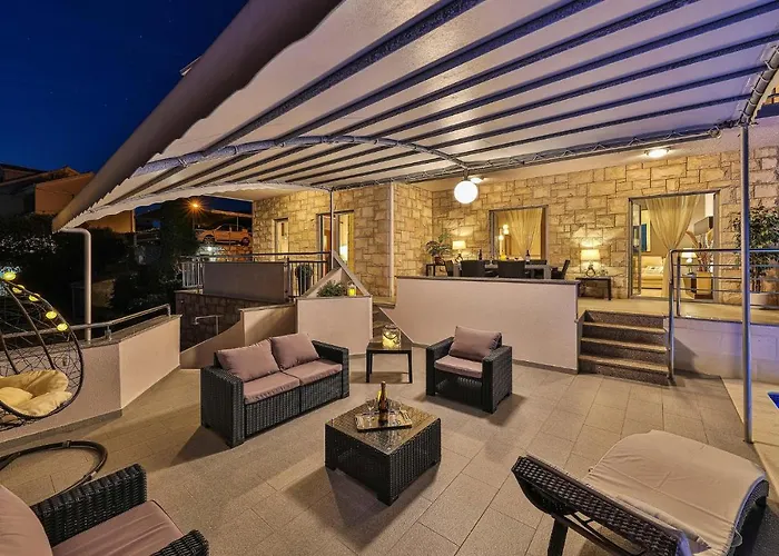 Сasa de vacaciones 4 Bedroom Cozy In *