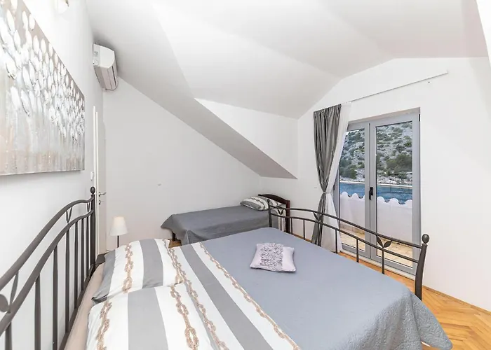4 Bedroom Cozy In * Ražanj
