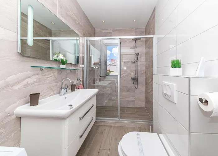 4 Bedroom Cozy In Ražanj